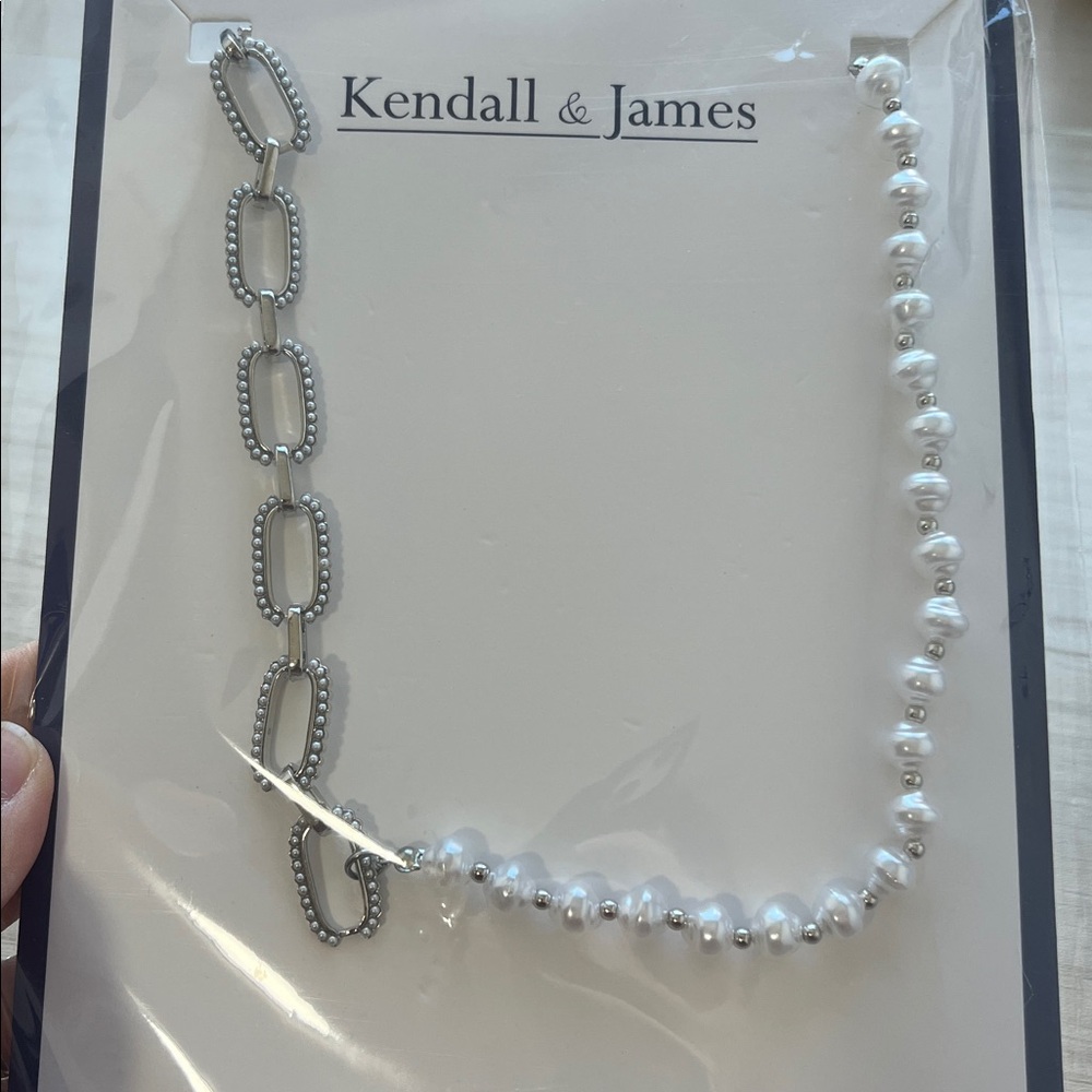 Necklace - Picture 3 of 3